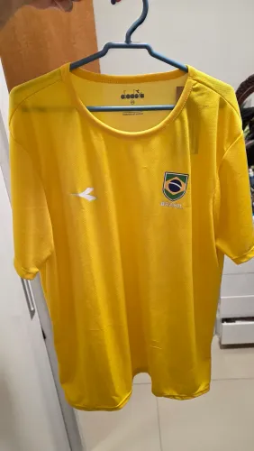 Camiseta Brasil Masculina Dry Fit Amarela Diadora