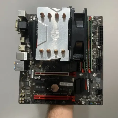 Kit Gamer Intel i7 7700 4.20GHz / Gigabyte B250M-Gaming 3 / 16GB DDR4 2400MHz ( 4 x 4GB )