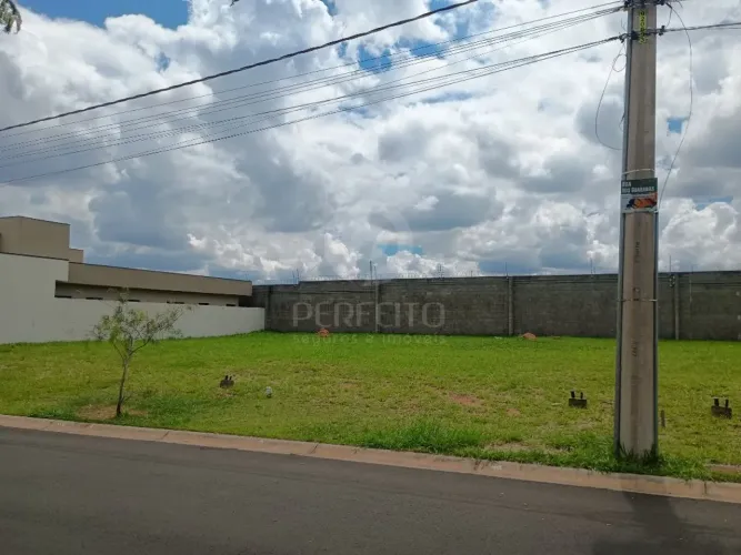 Terreno à Venda no Condomínio Monterrey Monte Mor | 213m²