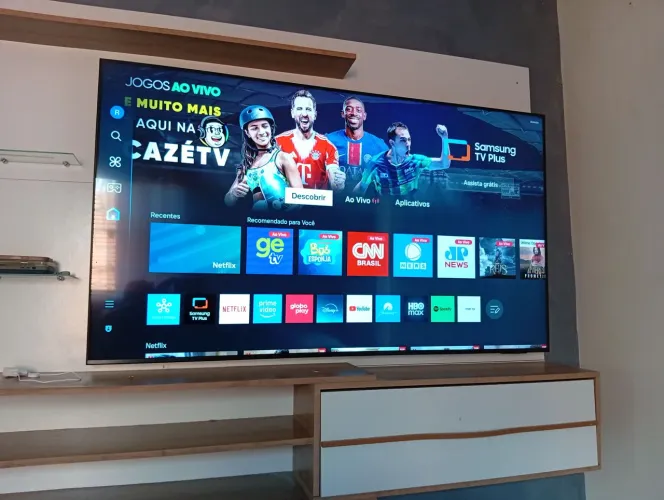 Vendo TV de 65" Samsung R$ 4000