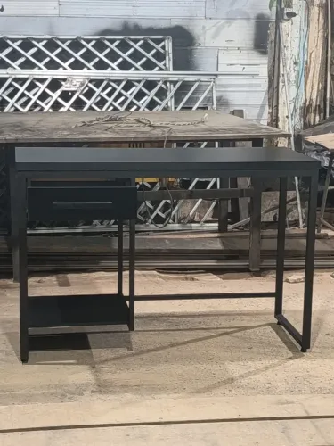 Mesa gamer com gaveta e pra teleira 