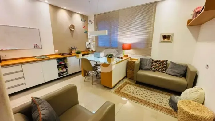 Sala com 22m3 toda montada, reformada, miolo de Icarai - Entrar e atender, 330 mil