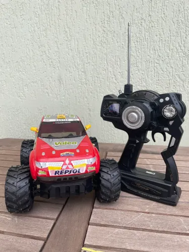 Carro de controle remoto - usado