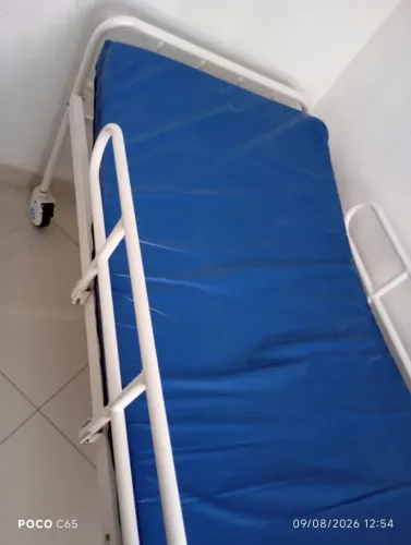 Vendo cama hospitalar