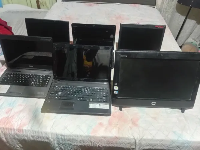 Vendo este lote de notebooks no estado como estao nas fotos pra conserto ou peças
