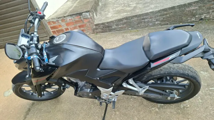 VENDO - HONDA CB 300F TWISTER CBS 2024 - CINZA - R$ 25.500 - CARUARU/PE