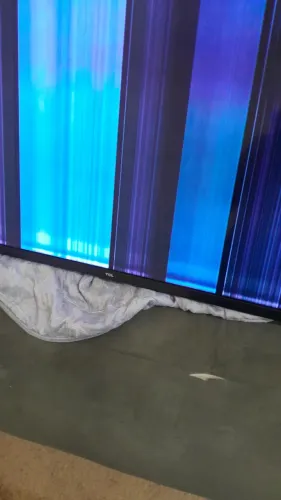 Vendo TV com defeito