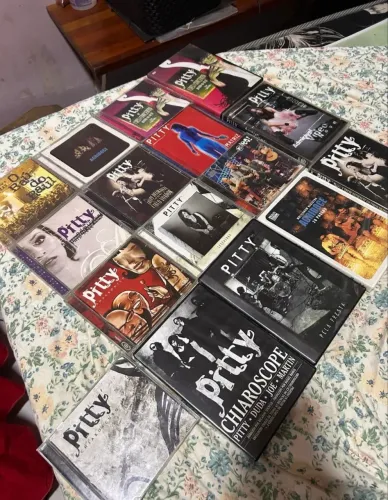 Coleção completa de CDs e DVDs da PITTY