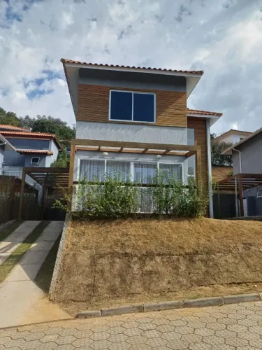 Casa para locação / aluguel em condomínio com 2 quartos em, Itaipava - Bonsucesso - Petróp