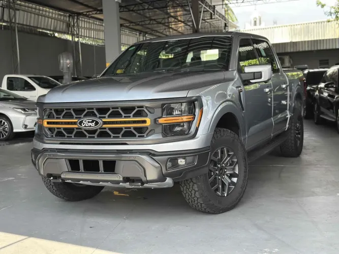 Ford F-150 Tremor 4X4 5.0 V8 2025