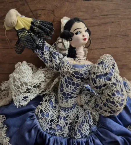 Boneca de pano dançarina espanhola pintada a mão - década de 60