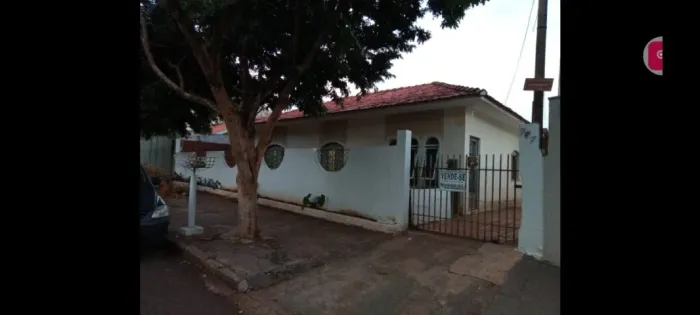 Vendo 2 casas .amplo terreno 504 mt