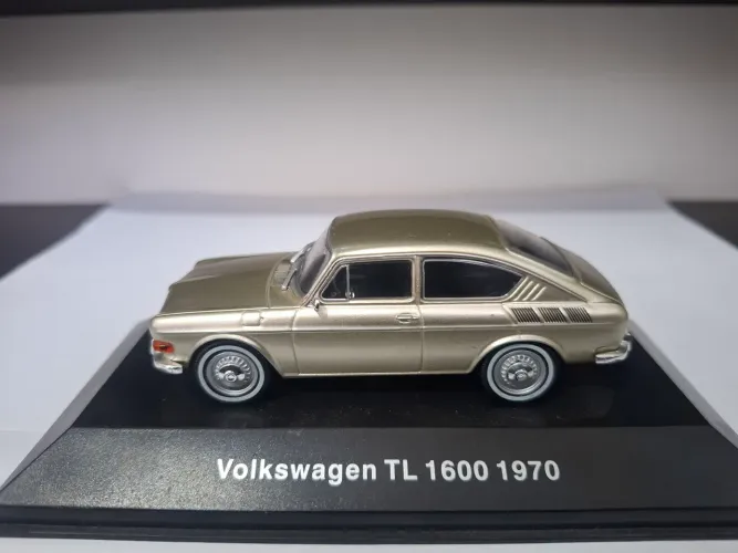 Miniatura VW TL 1600 (1970) 1:43 - Frente Alta