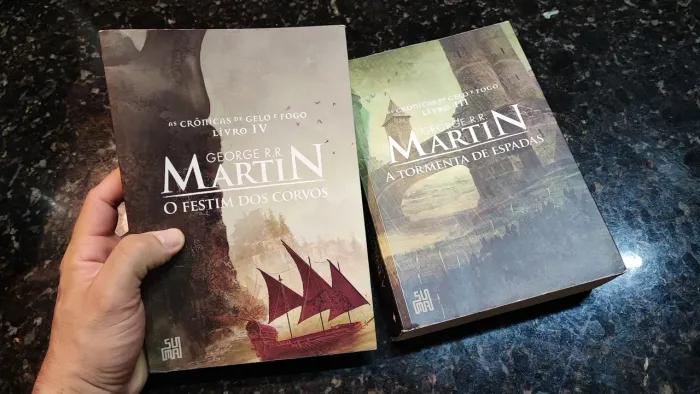As crônicas de gelo e fogo. Livro 4 e 3
