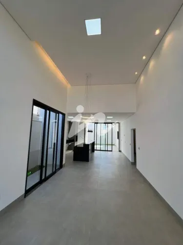 Casa à venda no Grand Ville, Uberlândia: 3 suítes e espaço gourmet