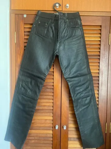 Calça de Couro Legítimo Preta Vintage - Estilo Biker/Rock