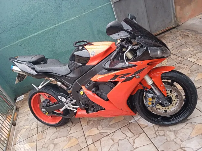 Vendo Yamaha R1 ano 2005