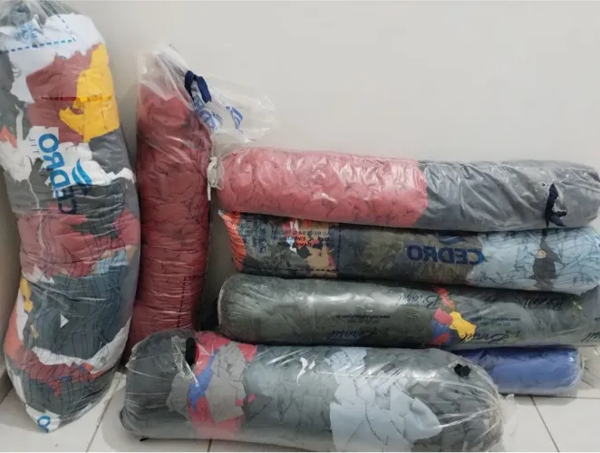 SACO DE RETALHOS DE CORTE E COSTURA, VARIADOS CORES E TAMANHOS.