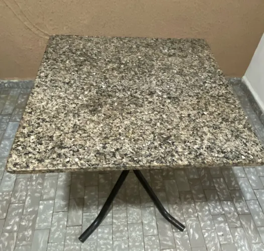 Vendo mesa 4 lugares