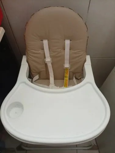 Cadeirinha de alimentação 