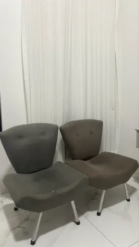 DUAS POLTRONAS CINZA