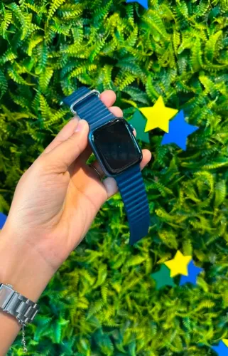 Apple Watch Series 7 (GPS + Celular) - 45mm