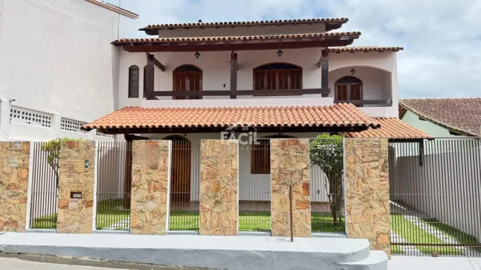 Casa à Venda em Cariacica Sede com 3 Dormitórios