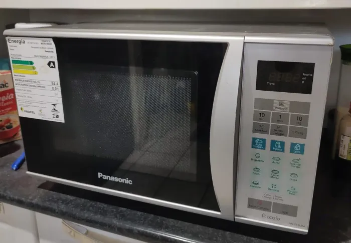 Microondas Panasonic 24L com defeito 