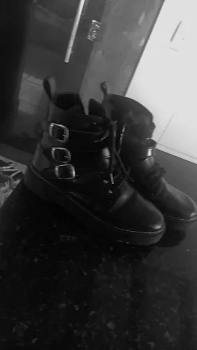 Coturno Preto Feminino - R$ 80,00