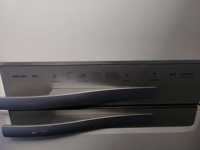 Vende-se geladeira Frost Free Electrolux df 50