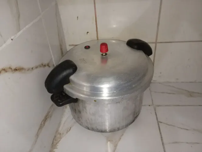 Panela de pressão grande industrial