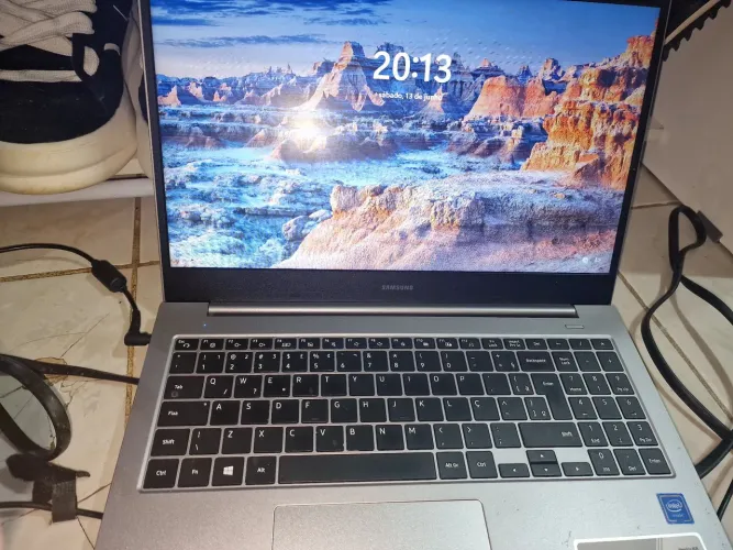 ? Notebook Samsung Book E20