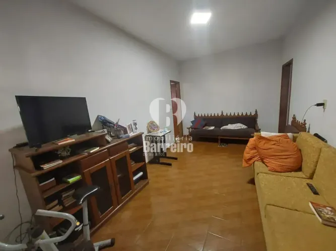 Casa em um terreno de 360m² à venda no Bonsucesso