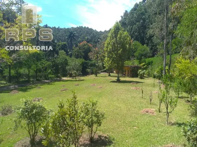 Área Espetacular em Região com Muito Verde, Atibaia-SP