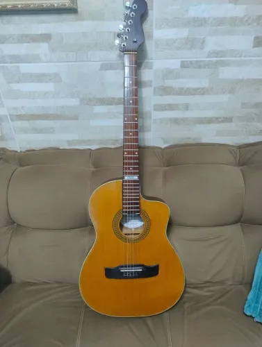 Violão fender aço todo perfeito