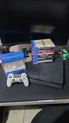 PS4 FAT COM DIVERSOS JOGOS