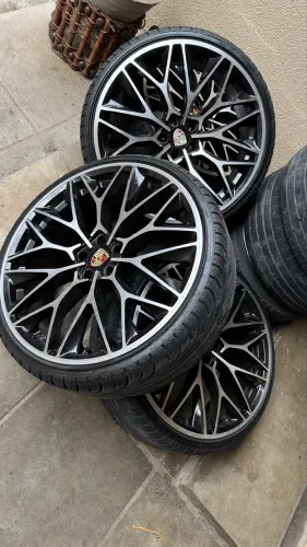 VENDO RODAS E PNEUS PORSCHE ARO 22 5x108/5x110 