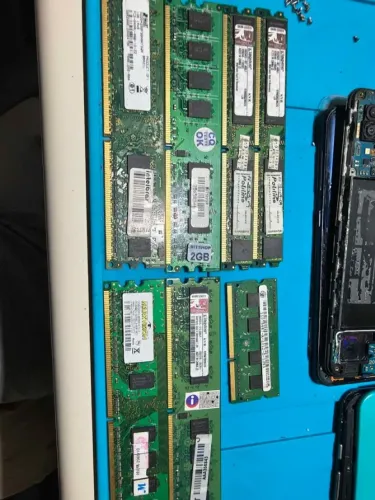 Memórias ddr2 , 4 PENTES de 2gb / 2 PENTES de 1gb consulte valor !!!