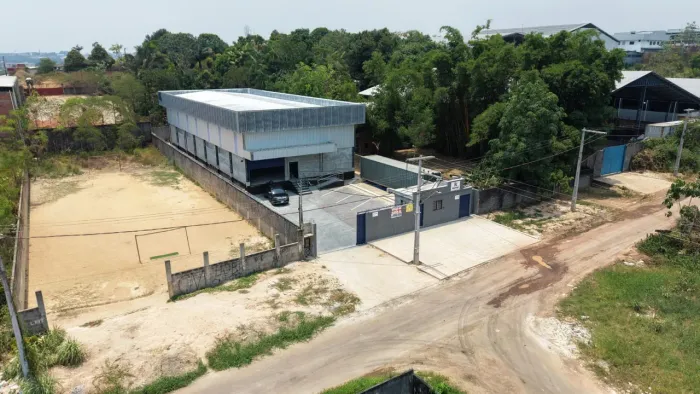 Galpão Industrial no Tarumã com 570m² de Área Construída e Pátio para Carreta