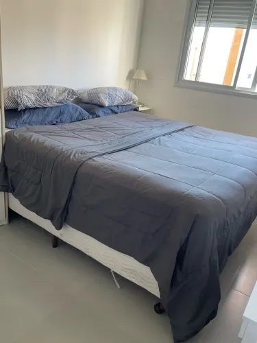 Cama Box King-size marca Simmons