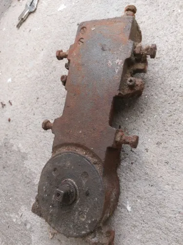Mola de porta de vidro para ferro velho.