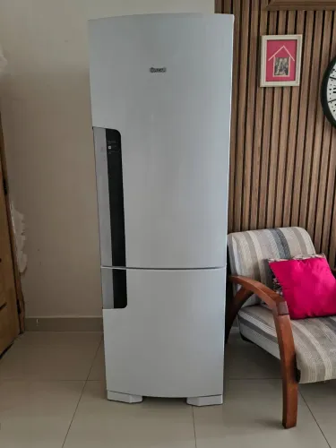 Geladeira Consul CRE44A em excelente estado de conservação