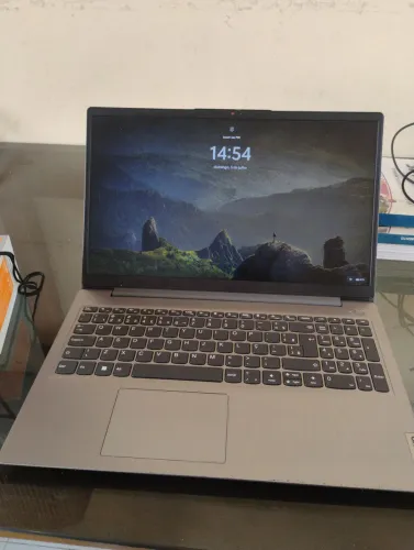Notebook Lenovo IdeaPad 3 15ITL6 - Ótimo Estado 