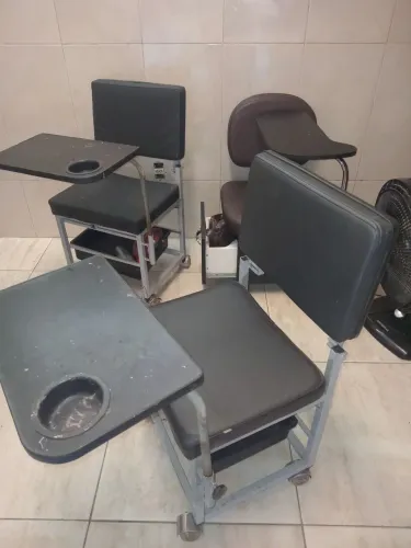 Cadeira de manicure usada