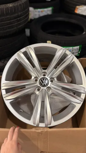 Jogo de rodas r17 modelo Tiguan NOVAS 5x100
