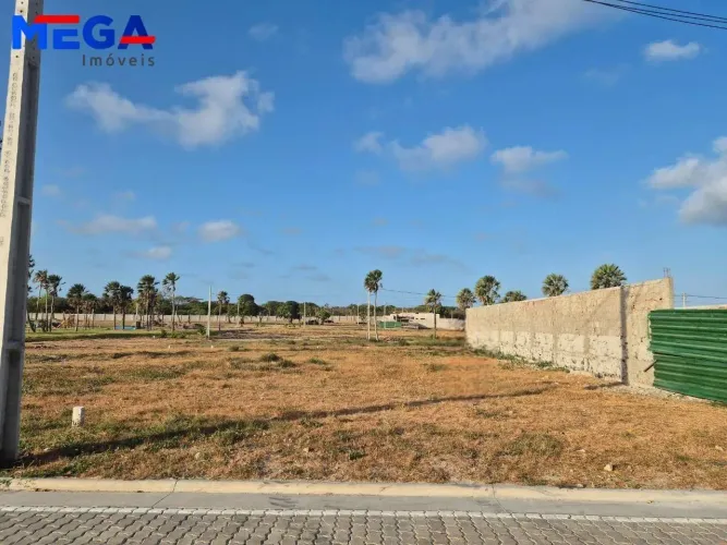 Terreno à venda no bairro Parque Soledade em Caucaia, CE
