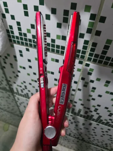 Chapinha prancha Conair Polishop titânio com vapor
