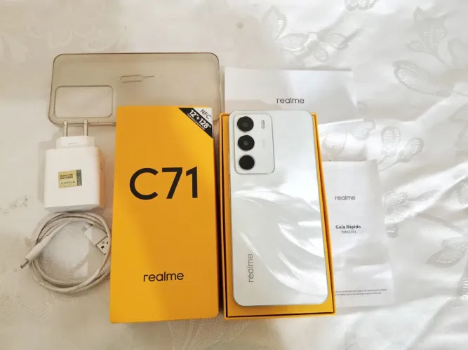 Realme C71 NFC Semi Novo completo faço entrega aceito cartão<br><br>