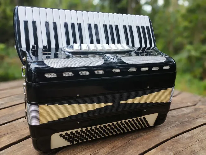 Acordeon imperial italiano