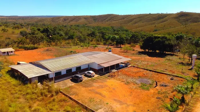Chácara Escriturada com Belíssima Vista das Montanhas, 3 Casas, Salão de festas, Rio na Pr